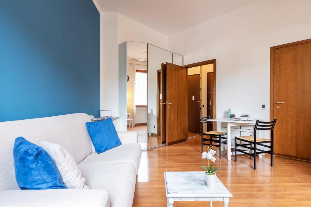 Casa Blu Flexyrent Apartment Wifi - No Ac Milano Eksteriør billede
